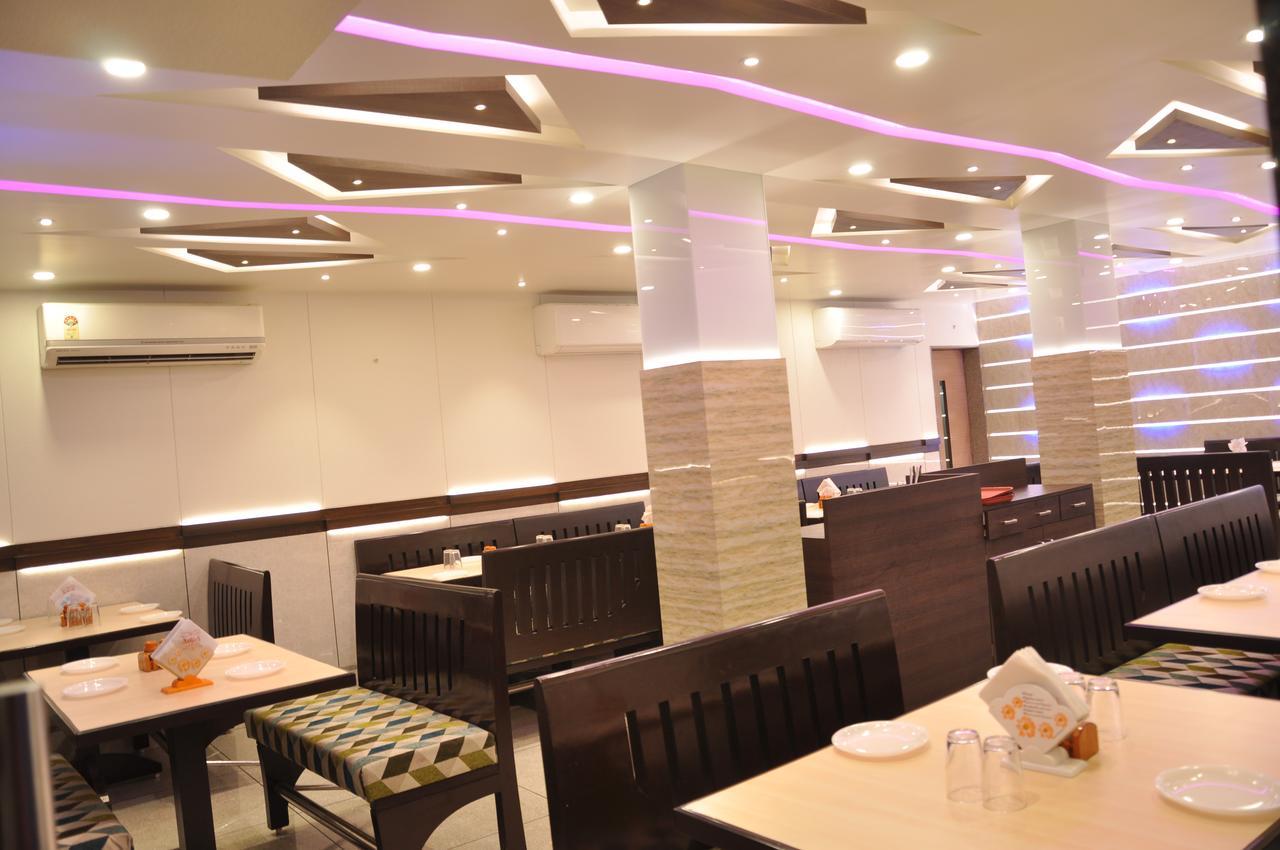 Ashish Restaurant And Guesthouse Surat Ngoại thất bức ảnh